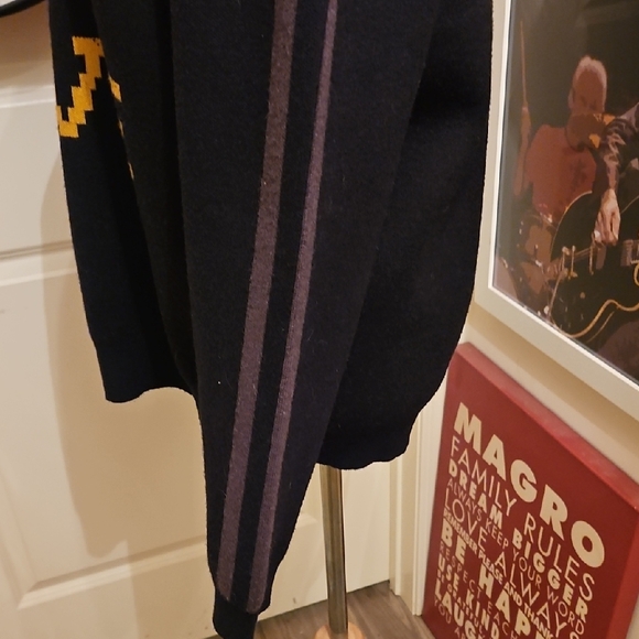 Gucci Black and Yellow Crewneck Sweater - Picture 6 of 7